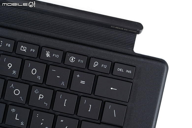 ASUS ProArt PZ14 (HT7407) 體驗｜尺寸更大、效能翻倍的隨身 AI 工作站！