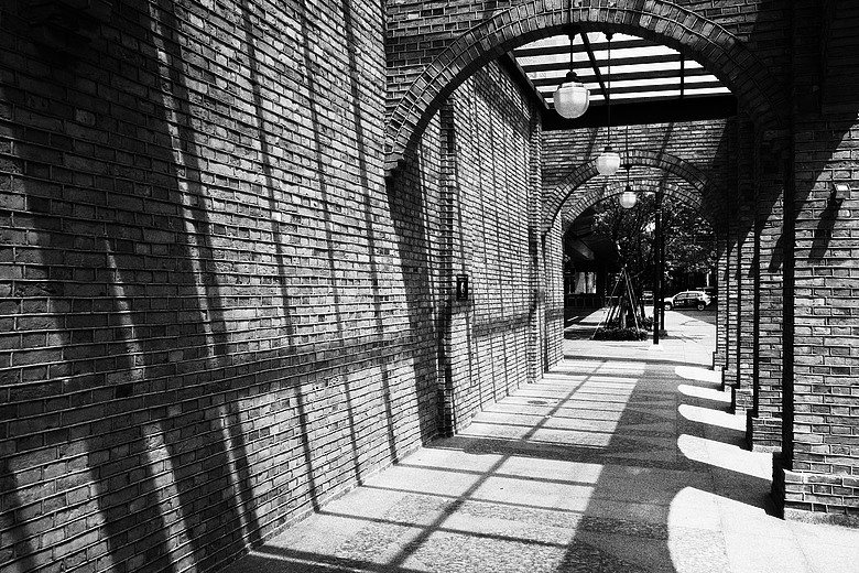 RICOH GR IV Monochrome 評測報告｜以純粹光影、譜寫口袋裡的黑白詩篇！