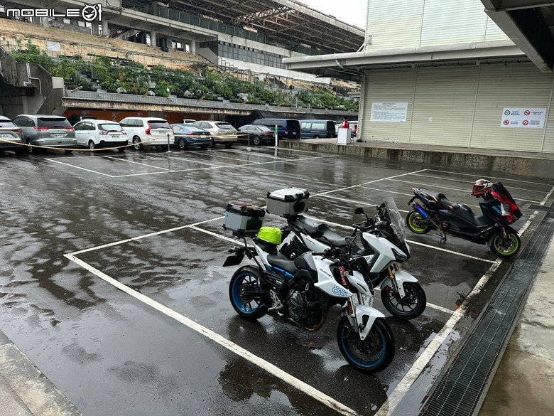 點我看大圖 滂沱大雨檔不住,2026 花博重型機車暨人身部品熱烈開展!