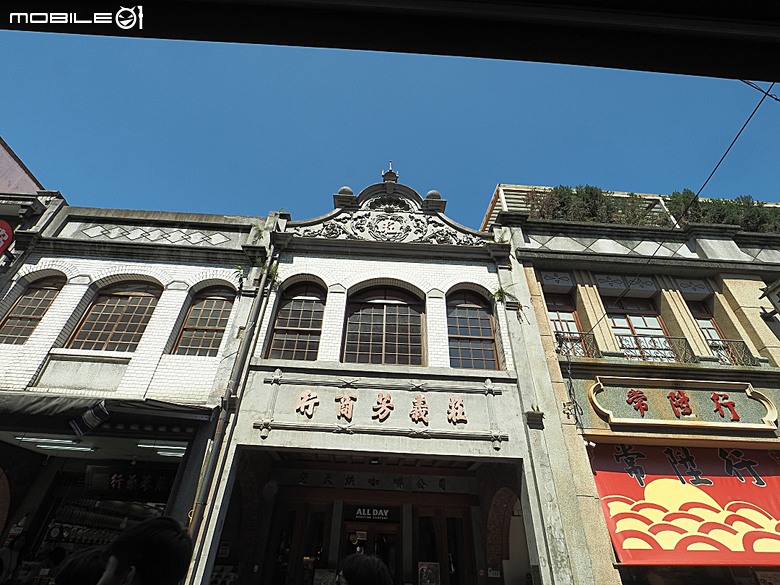 大稻埕歷史風貌特定專用區、Olympus Plaza Taipei、永樂町派出所、十連棟、大稻埕辜宅、福生堂醫院，順便品嚐昭和浪漫洗濯屋的烤糰子與甜點冰品 — 2026初夏之大稻埕散策 北段 — 民生西路以北至民權西路大橋頭站之間