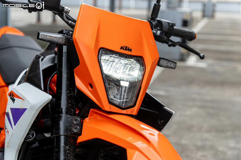 KTM 390 SMC R 試駕｜街車以上，滑胎以下
