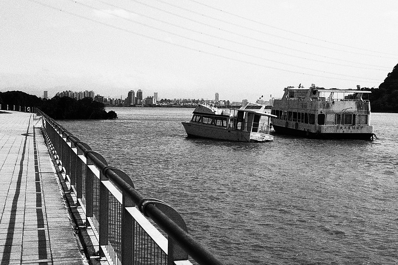RICOH GR IV Monochrome 評測報告｜以純粹光影、譜寫口袋裡的黑白詩篇！