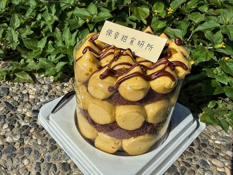 在地甜點、蛋糕、麵包烘焙店,甜而不膩的麻吉泡芙、蛋糕必吃,還有多款平價麵包