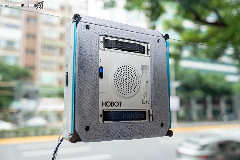 HOBOT-SP10 玻妞雙刮刀擦窗機器人登場｜窗戶清潔終於不只會擦，還能把水痕刮乾淨