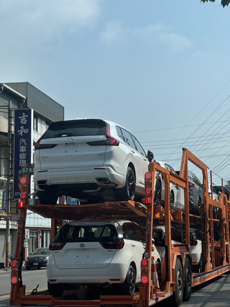 CRV油電實體車