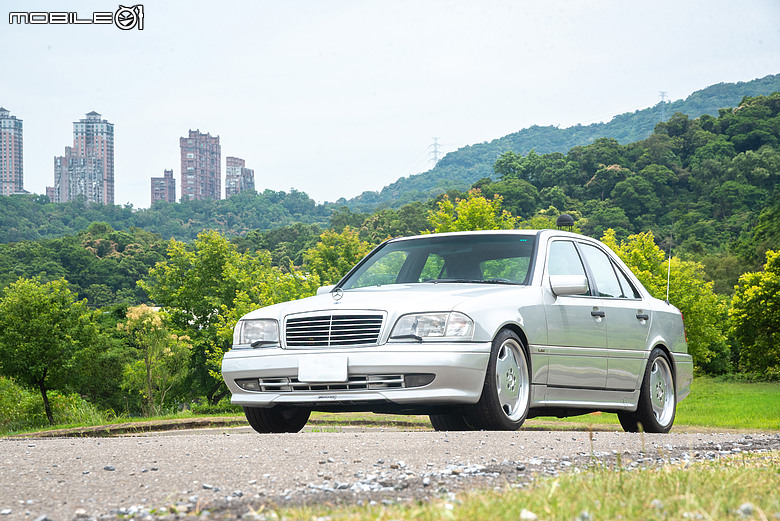 經典試駕｜AMG量產時代的起源，Yao與他的Mercedes-Benz C 36 AMG！