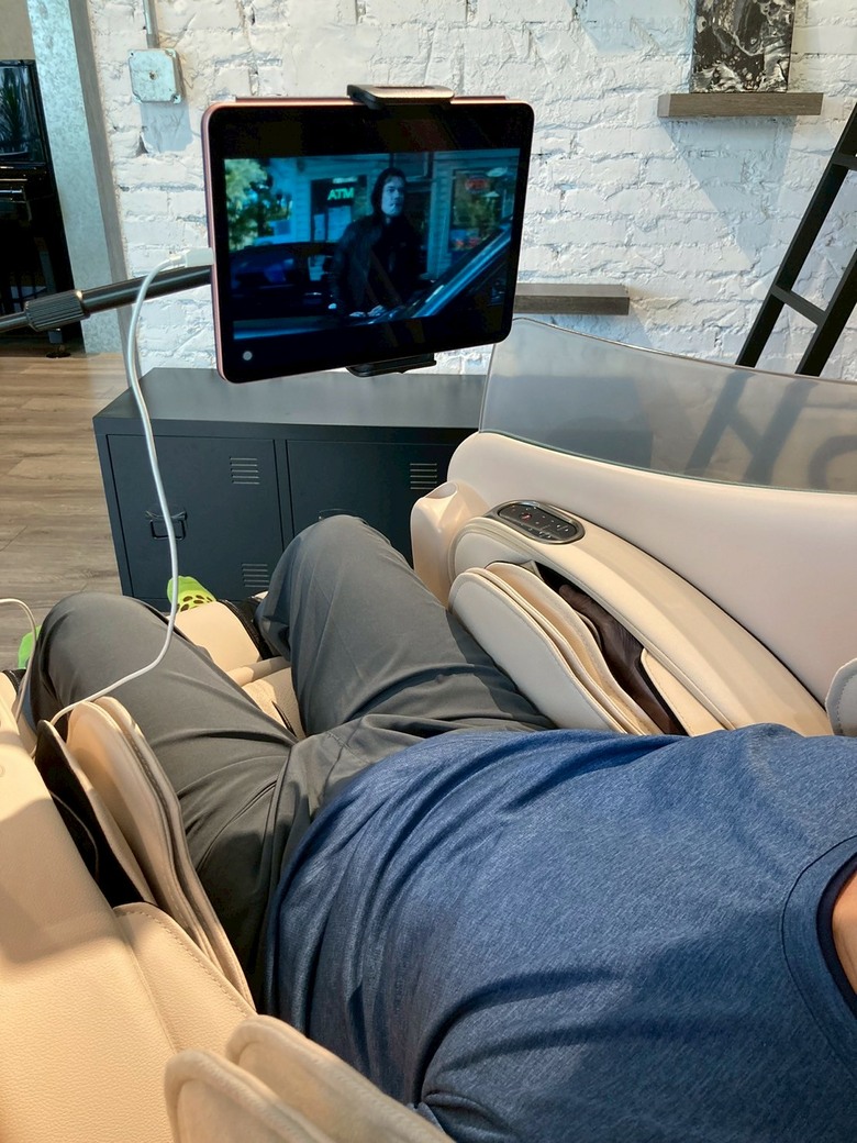 頂級SPA搬回家!OSIM AI 5感養身椅居家開箱--功能規格+長輩實際體驗全紀錄