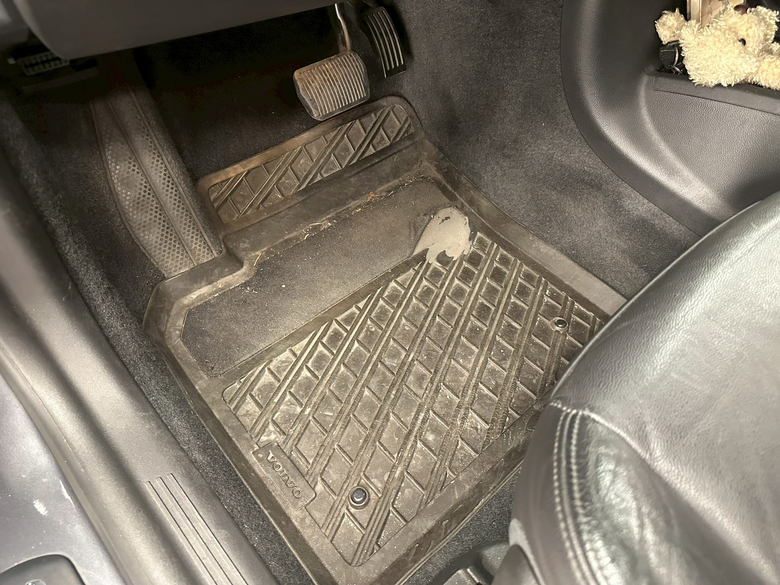老車也得裡外兼顧，V50回廠美容