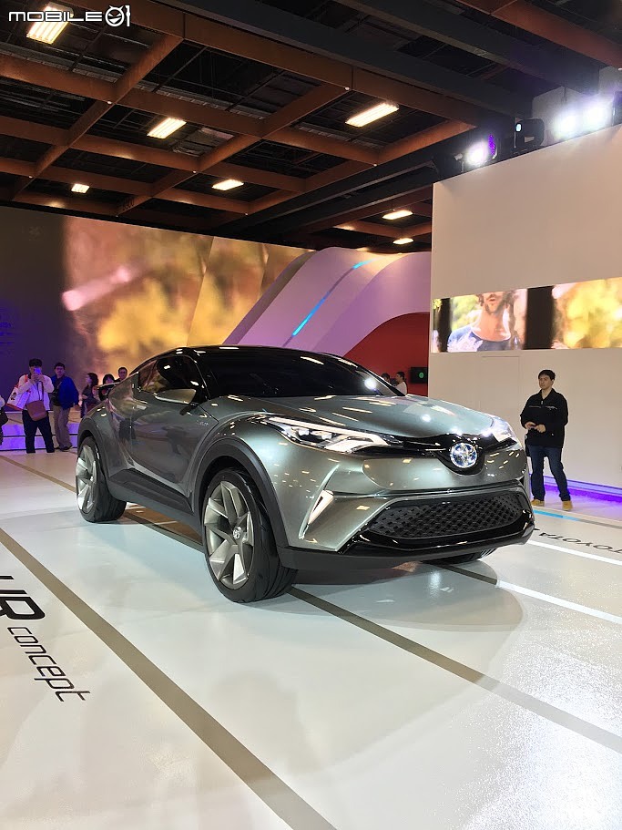 再見了，我的小藍：一部 Toyota C-HR 與我們家的九年時光