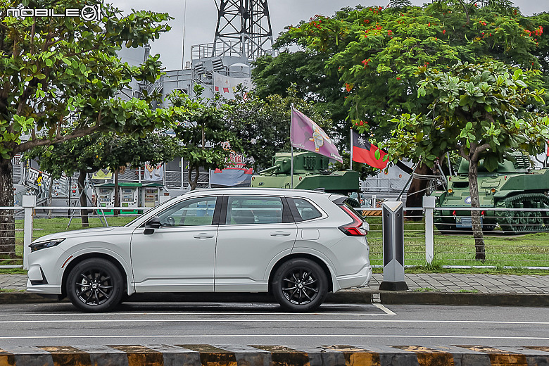 Honda CR-V e:HEV 試駕報導|油電加持、如虎添翼!