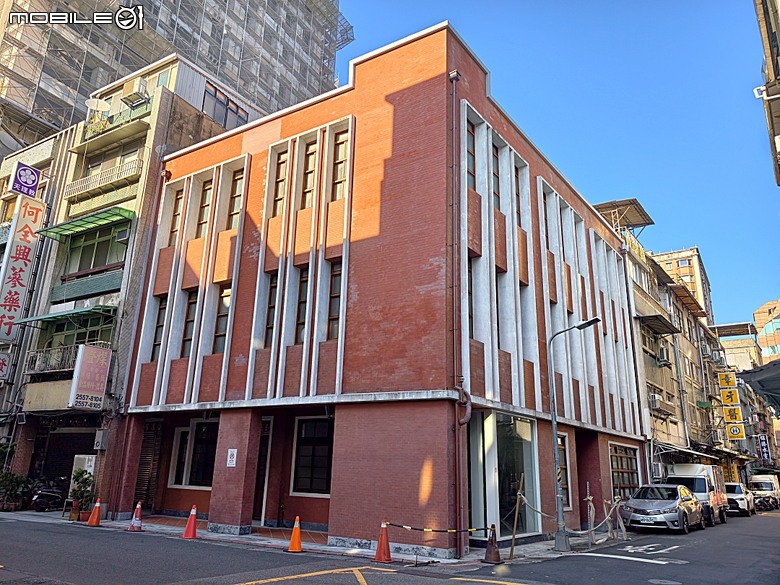 大稻埕歷史風貌特定專用區、Olympus Plaza Taipei、永樂町派出所、十連棟、大稻埕辜宅、福生堂醫院，順便品嚐昭和浪漫洗濯屋的烤糰子與甜點冰品 — 2026初夏之大稻埕散策 北段 — 民生西路以北至民權西路大橋頭站之間