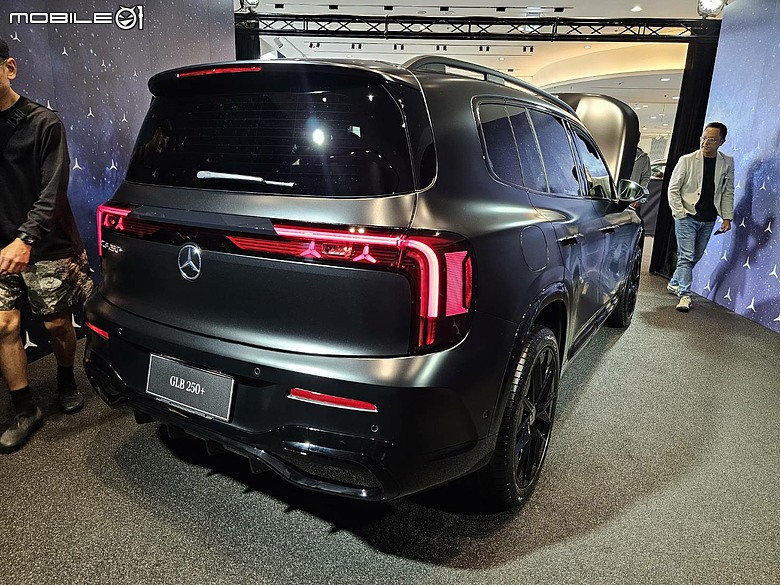 【採訪】預售價198萬元起，Mercedes-Benz全新純電GLB無預警現身！新年式GLE星耀版同步亮相！