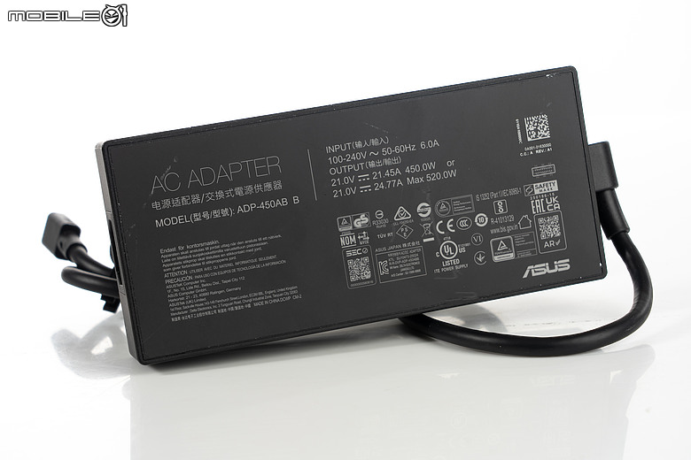 ROG Strix SCAR 18 (2026) G835｜升級 4K 240Hz 面板、全規格攻頂，再創電競機皇新標竿！