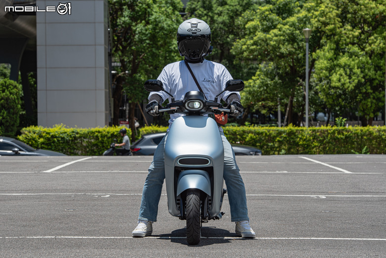 Gogoro Luna試駕報告｜三段動力模式更好用，動態表現更柔和