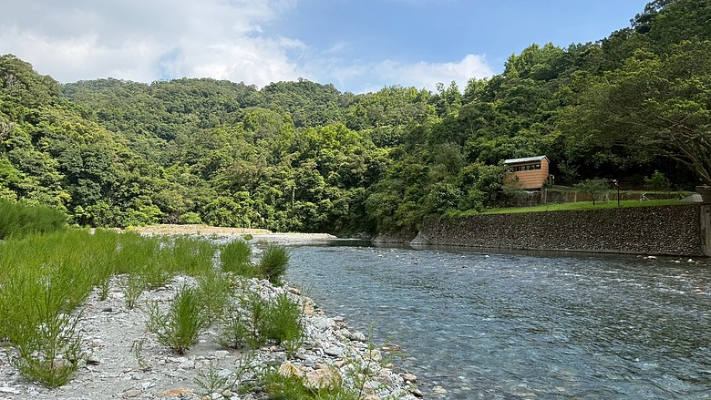 點我看大圖 蘇澳野溪玩水:帶蔡司 ZEISS Victory SF 32 雙筒望遠鏡參加夏日消暑行程