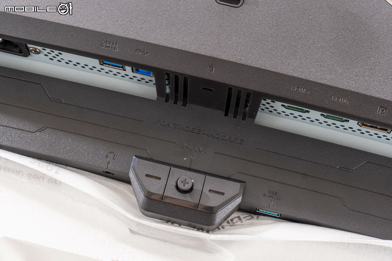 ROG STRIX OLED XG34WCDMS 電競螢幕開箱實測 34 吋寬曲面與 280Hz 高更新率帶來流暢沉浸感受