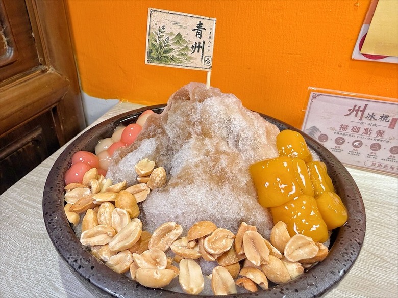 自製三款剉冰糖水，還有懷舊冰袋、飲料、冰棒與古早味滷肉飯