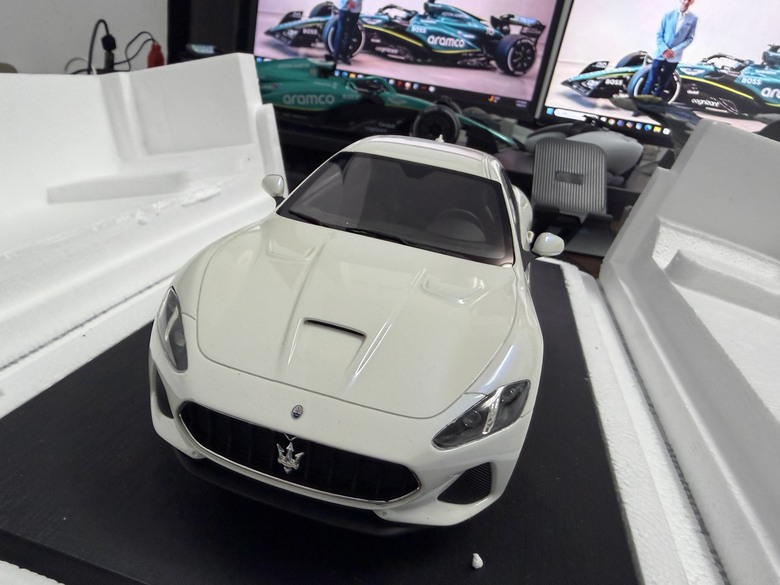 [開箱]1/18 Maserati GranTurismo