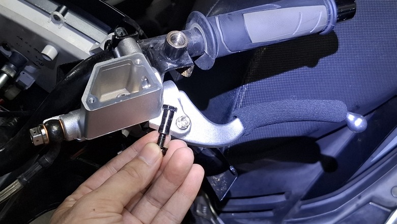 SYM NEW FIGHTER ZR 總泵漏油更換日記