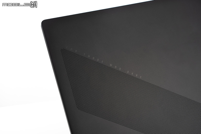 ROG Strix SCAR 18 (2026) G835｜升級 4K 240Hz 面板、全規格攻頂，再創電競機皇新標竿！