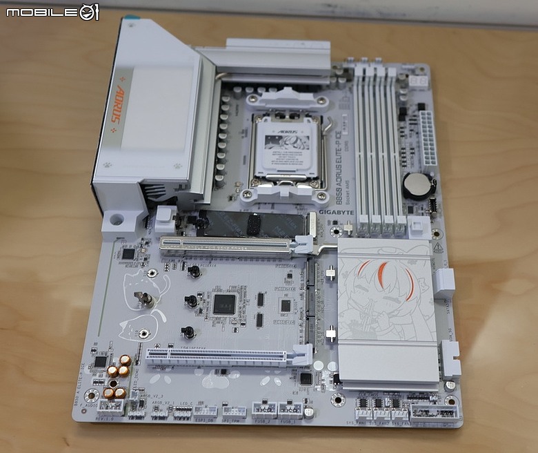 技嘉可愛雕妹 Ari 再進化 B850 AORUS ELITE-P ICE
