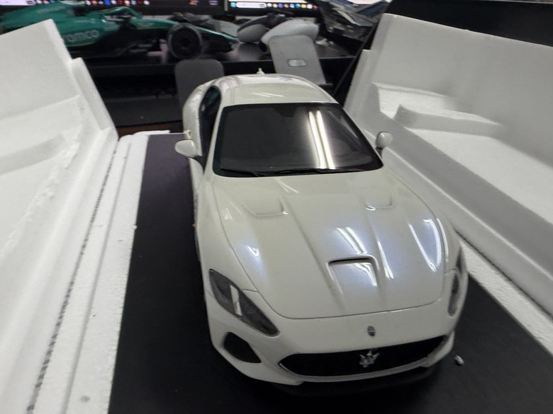 [開箱]1/18 Maserati GranTurismo