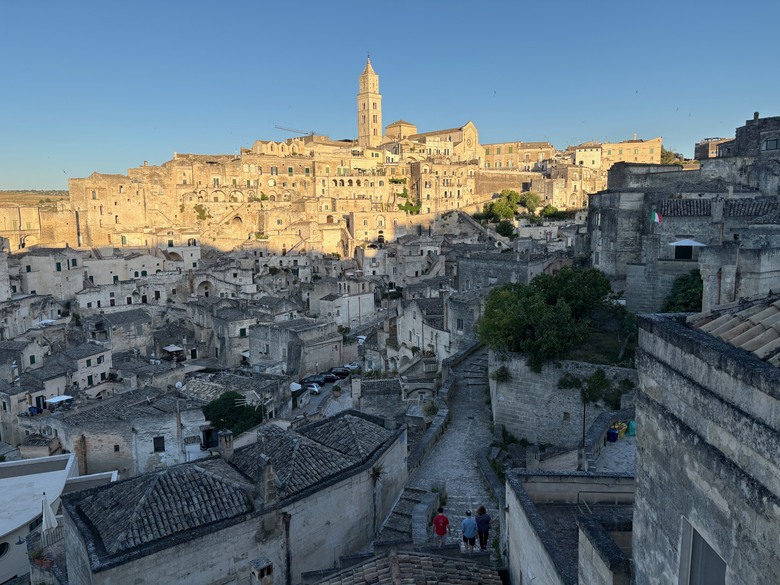 點我看大圖 意大利🇮🇹Bari巴里港之旅第一天,到達Matera馬泰拉古城