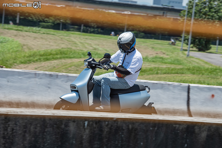 Gogoro Luna試駕報告｜三段動力模式更好用，動態表現更柔和