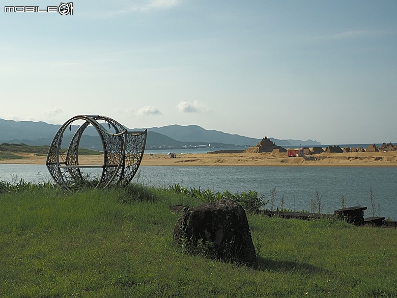 沙灘皮克敏探索之新北市篇 — 萬里海水浴場、金山中角、貢寮福隆海水浴場、石門白沙灣、三芝淺水灣、淡水沙崙、淡江大橋,還有Bossa Nova巴莎諾瓦海景餐廳與依海廚房之吃吃喝喝