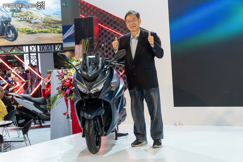 點我看大圖 KYMCO CV-X45 單缸多功能跨界車正式亮相,搭載PTM系統、TFT儀表、定速、加溫握把一次到位!