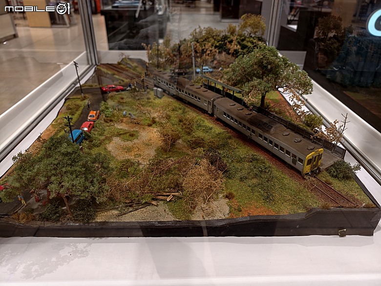 2026年懷舊鐵道場景模型展 in SOGO天母店，附掛吃吃喝喝之 魚君 さかなくん 天母SOGO店之週三鮭魚迴游日半價活動
