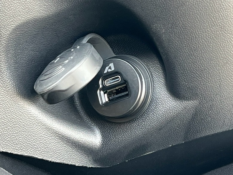 一氣呵成買入STR X，看完車、下訂、幾天後領車