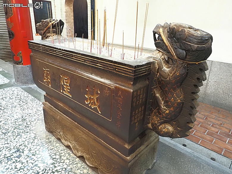 嘉義市立美術館、嘉義文化創意產業園區、嘉義城隍廟、嘉義市郵便局、文化路夜市，外掛美味可口的林聰明沙鍋魚頭、還有繁花似錦的臺南白河蓮花公園 — 2026 端午連假次日遊