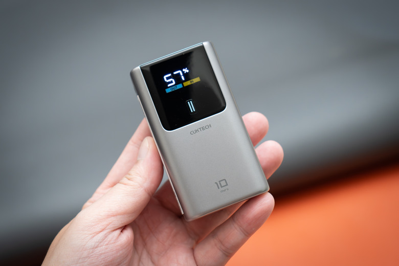 【開箱實測】蝦皮啟動！不到八百買到 55W 物理外掛，酷態科 10 號 Mini 單兵救急首選？
