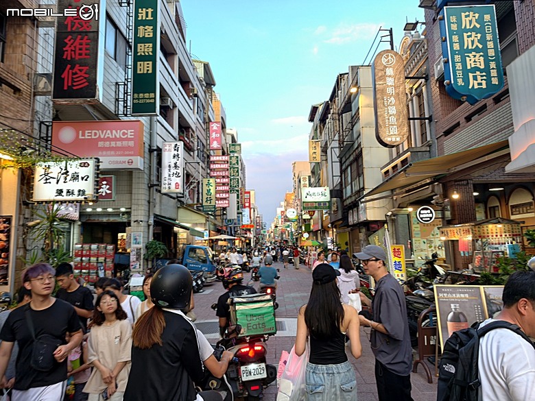 嘉義市立美術館、嘉義文化創意產業園區、嘉義城隍廟、嘉義市郵便局、文化路夜市，外掛美味可口的林聰明沙鍋魚頭、還有繁花似錦的臺南白河蓮花公園 — 2026 端午連假次日遊