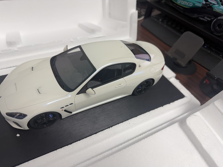 [開箱]1/18 Maserati GranTurismo