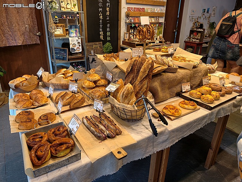 竹北新瓦屋客家文化保存區、采田福地、竹北泉州厝汾陽堂、東平問禮堂、竹北福佑宮(十三伯公)、蓮華寺、附掛美食之一浪拉麵 — 竹北一日雨中散策