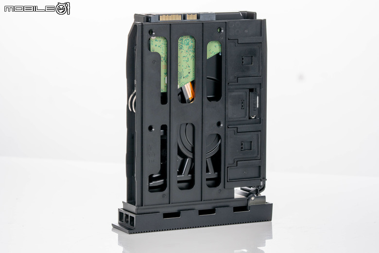 LaCie 8big Pro5 Thunderbolt 5 外接硬碟陣列開箱體驗 兼具超大容量與高速傳輸的儲存選擇
