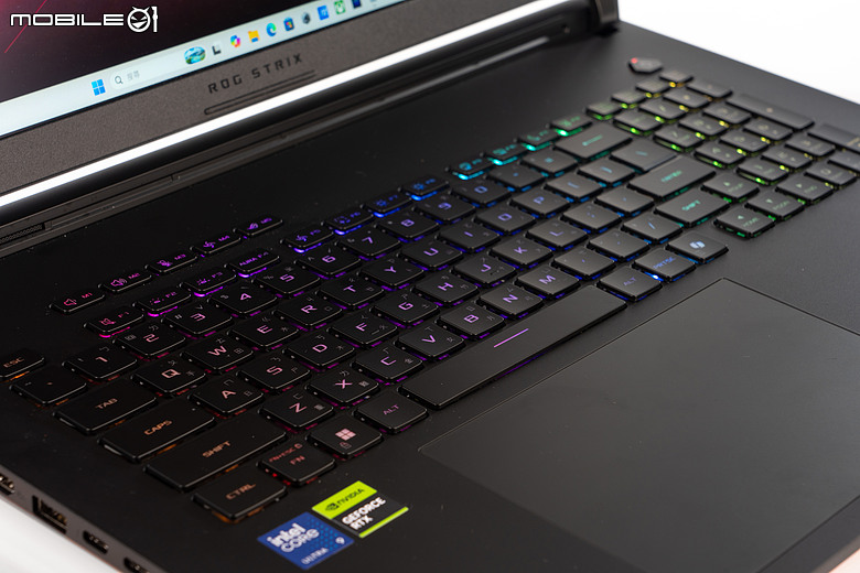 ROG Strix SCAR 18 (2026) G835｜升級 4K 240Hz 面板、全規格攻頂，再創電競機皇新標竿！