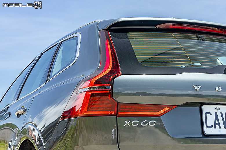 Volvo 小改款 XC60 T8 試駕|除了節能,還讓你有更優雅從容的旅程!