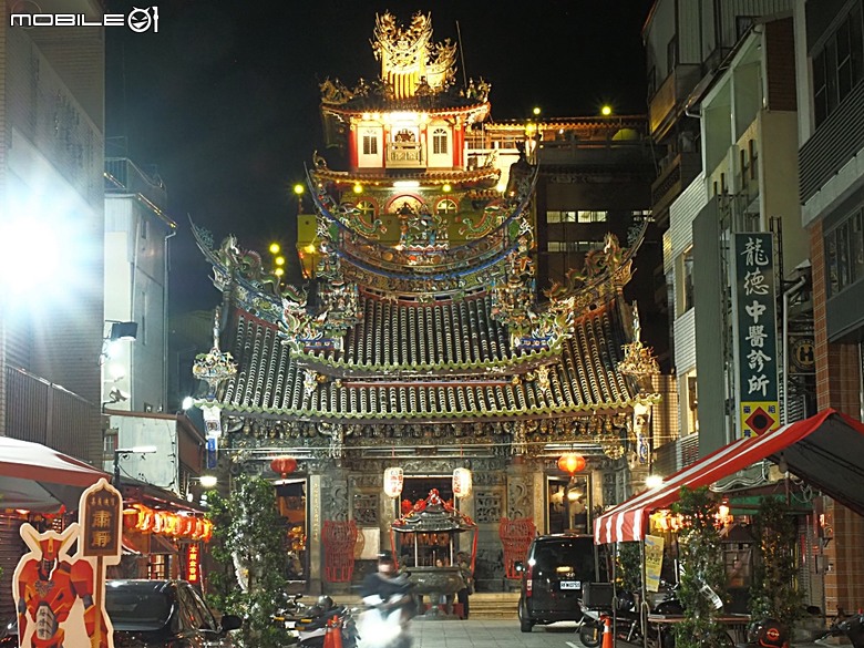 嘉義市立美術館、嘉義文化創意產業園區、嘉義城隍廟、嘉義市郵便局、文化路夜市，外掛美味可口的林聰明沙鍋魚頭、還有繁花似錦的臺南白河蓮花公園 — 2026 端午連假次日遊