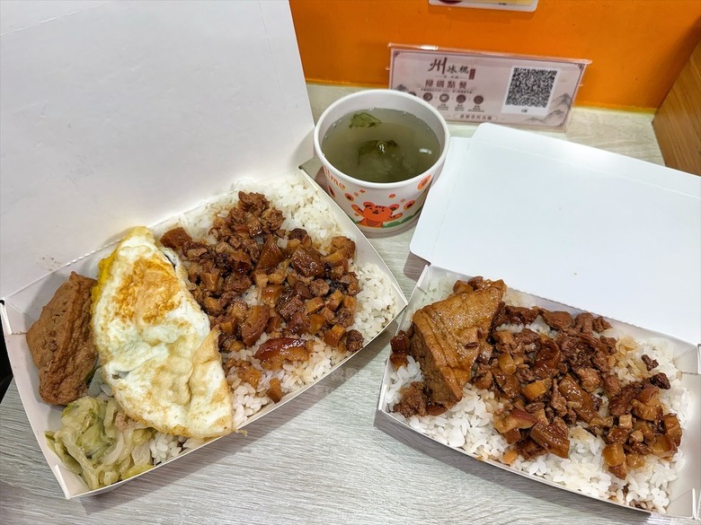 自製三款剉冰糖水，還有懷舊冰袋、飲料、冰棒與古早味滷肉飯