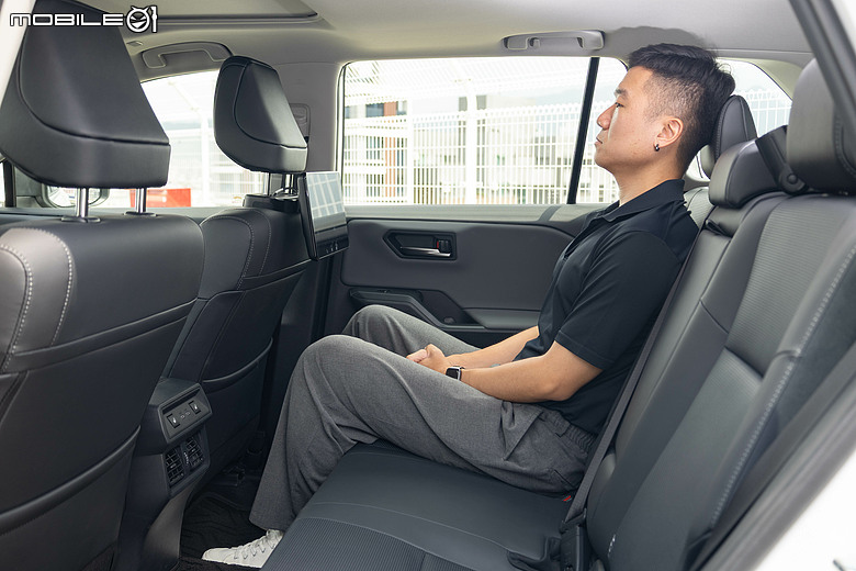 油電車的日韓對決|Toyota RAV4、Kia Sportage 雙車評測以及百公里油耗測試!