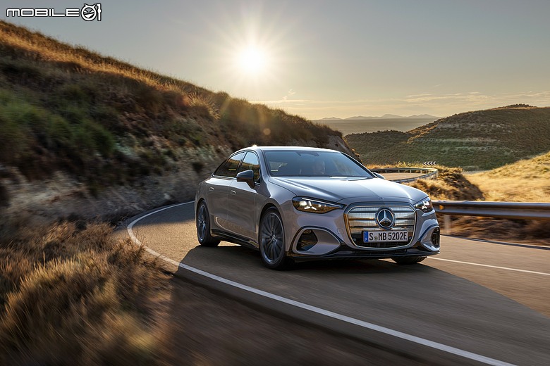 Mercedes-Benz C 300 星耀版試駕|標配後輪轉向+電子懸吊=後驅房車的靈魂特效藥!