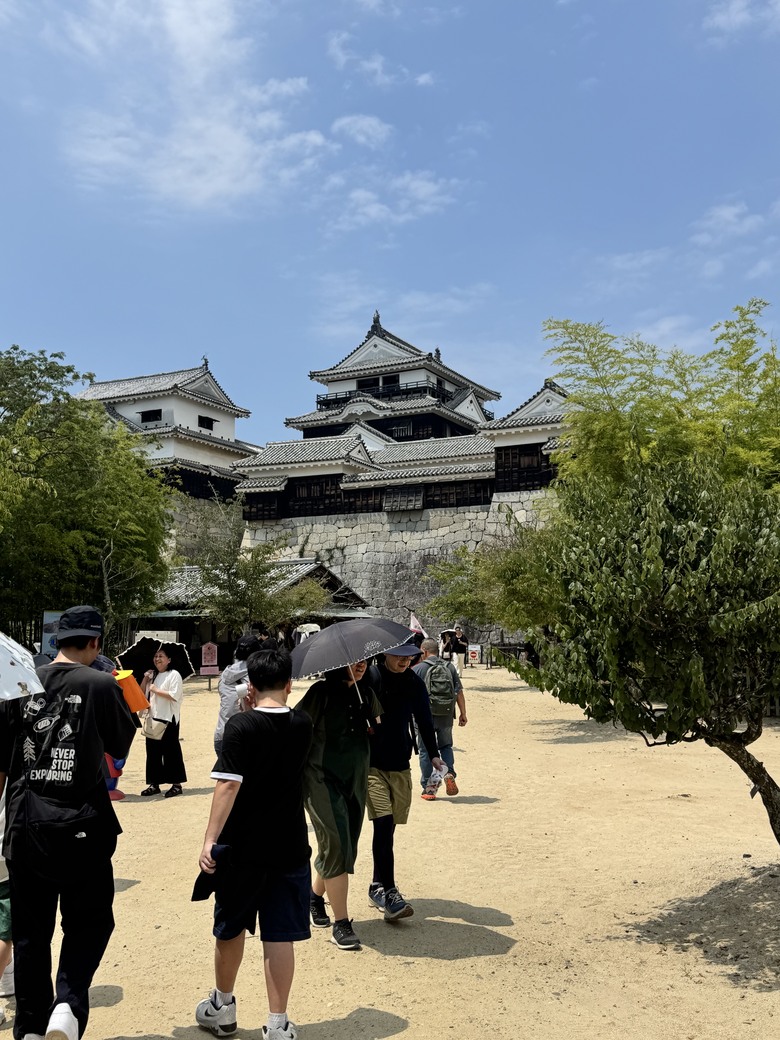 首次到訪的四國五日行 - Day1 & Day2 愛媛松山機場 / 松山城公園 & 空中纜車 / 松山大道CANDEO飯店 / 今治毛巾美術館
