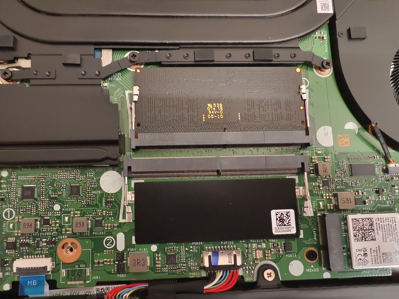 技嘉輕電競筆電小評測GAMING A16 RTX5060