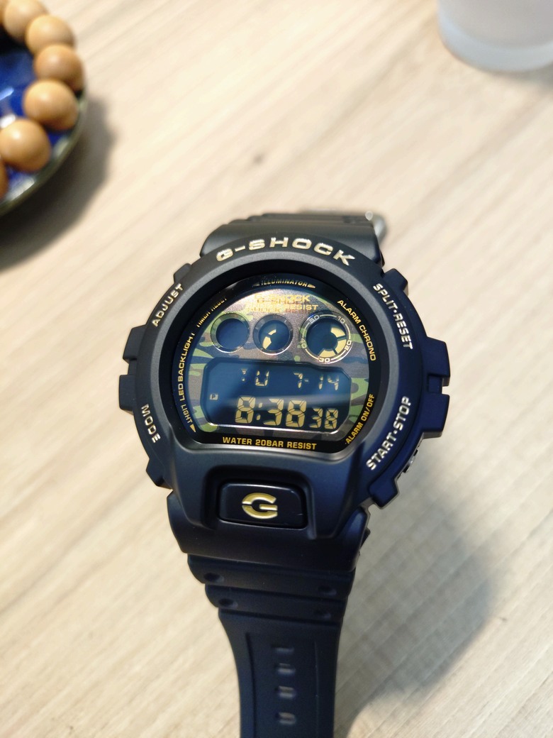 開箱：G-SHOCK 黑金迷彩 DW-6900CF