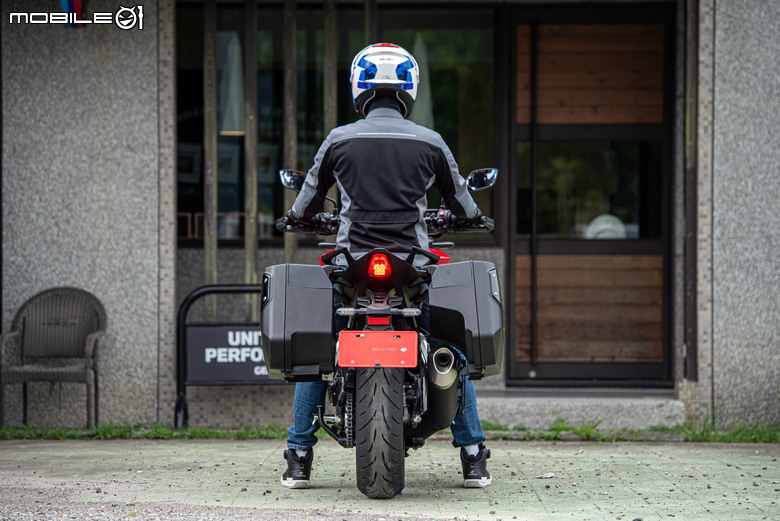 HONDA CB1000 GT 試駕｜不再做選擇，四缸、電懸、運動、舒適我全都要！
