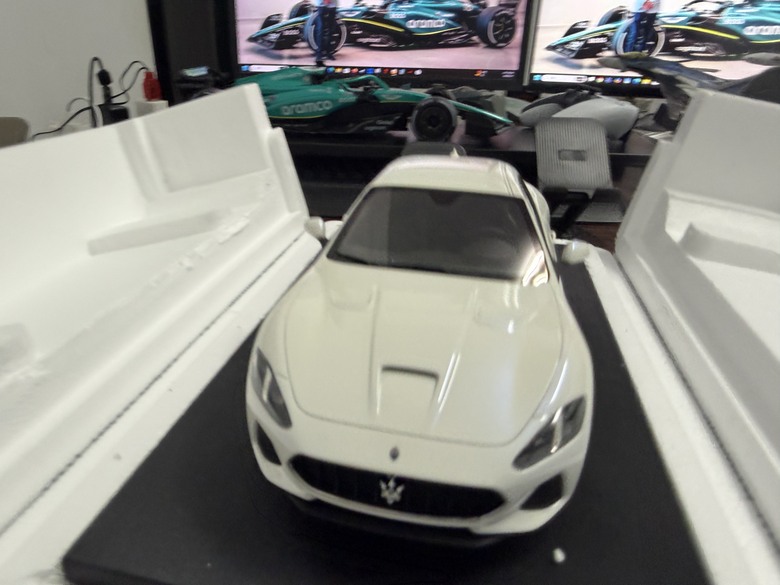 [開箱]1/18 Maserati GranTurismo