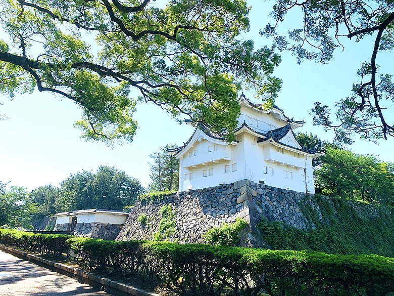 ＜日本＞2024～有個誤會但覺得照片很美的「名古屋一日遊」：東京外星人快閃店、大須觀音、名古屋城(？）、熱田神宮